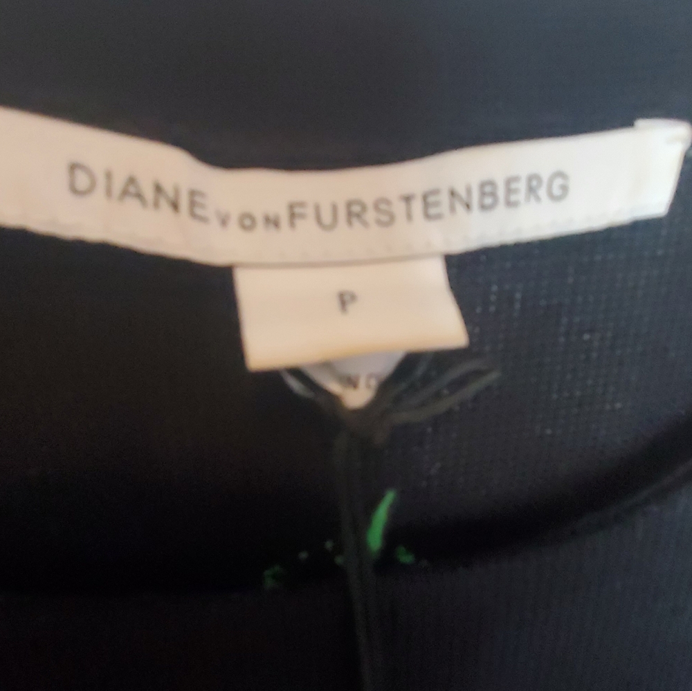 🔥Host Pick🔥NWT DIANE VON FURSTENBERG- size P/S - Chioma dress - wool/acrylic - Picture 3 of 7
